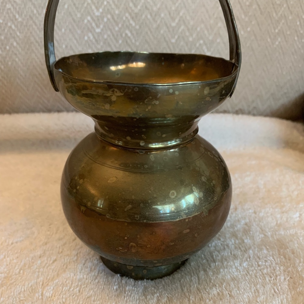Elegant Brass Decorative Vase